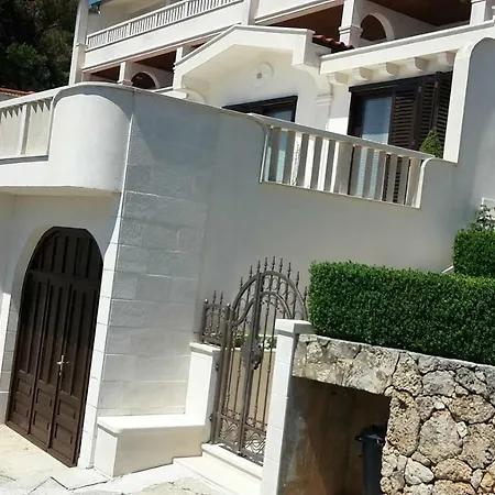 Guest house Fenix Brela